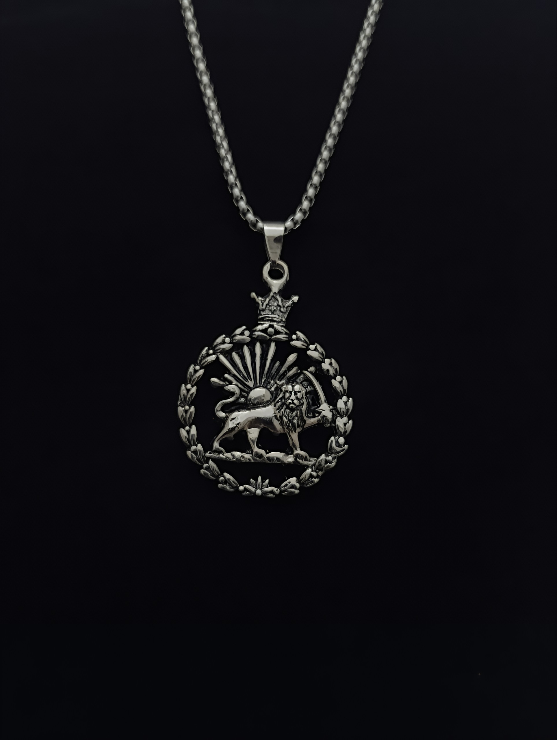 گردنبند شیر خورشید ارزان گردنبند شیر خورشید ارزان